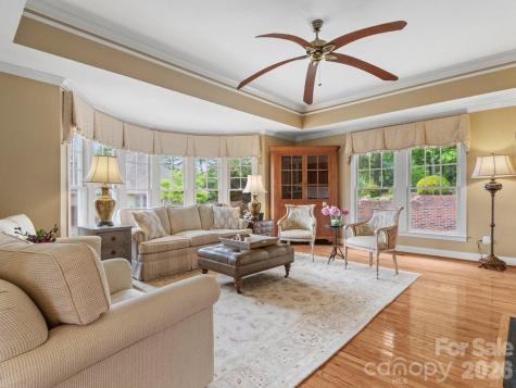 6 Creekside Way Asheville NC 28804