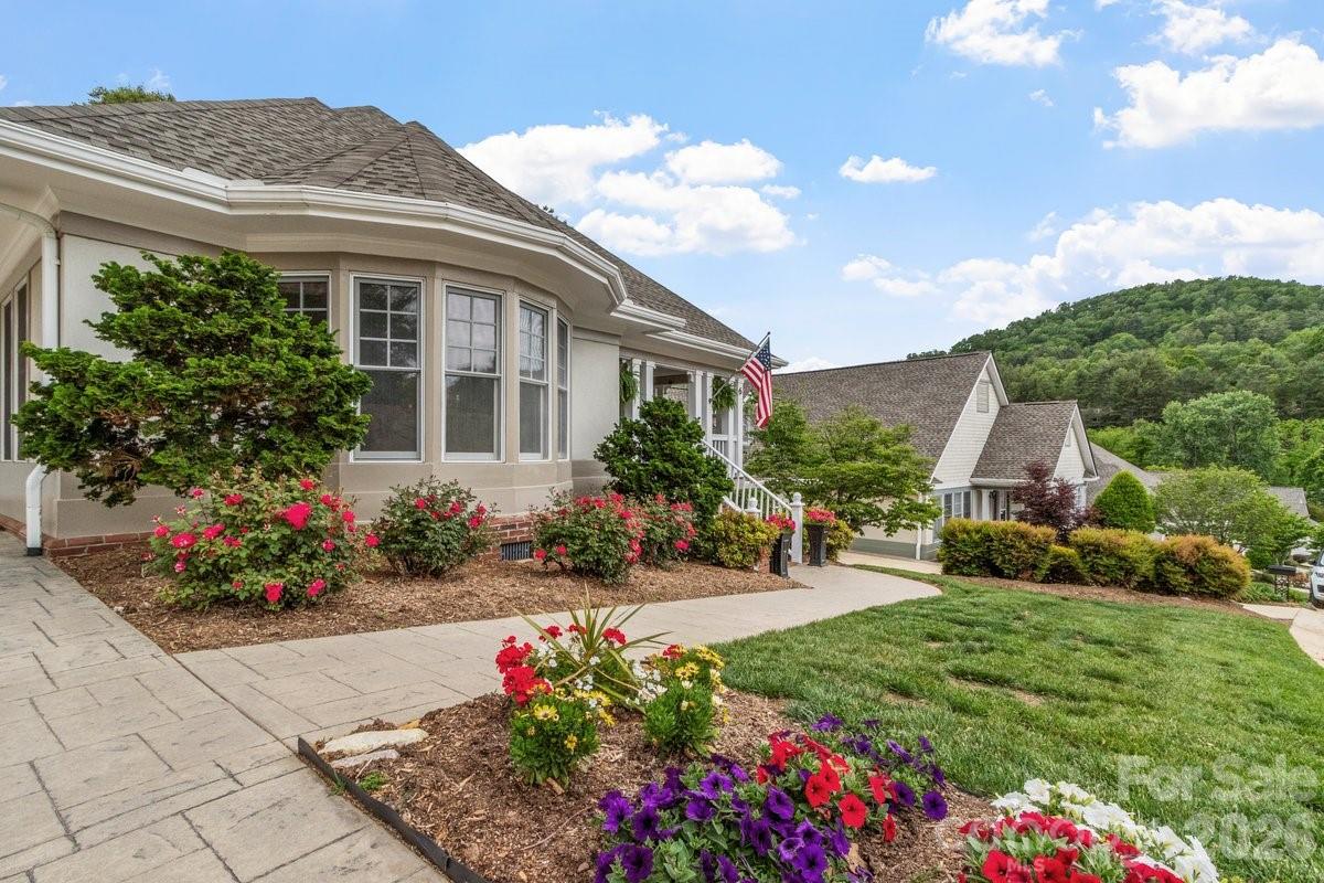 6 Creekside Way Asheville NC 28804