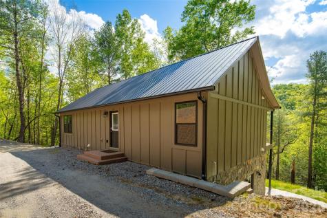 114 Woodpecker Road Purlear NC 28665