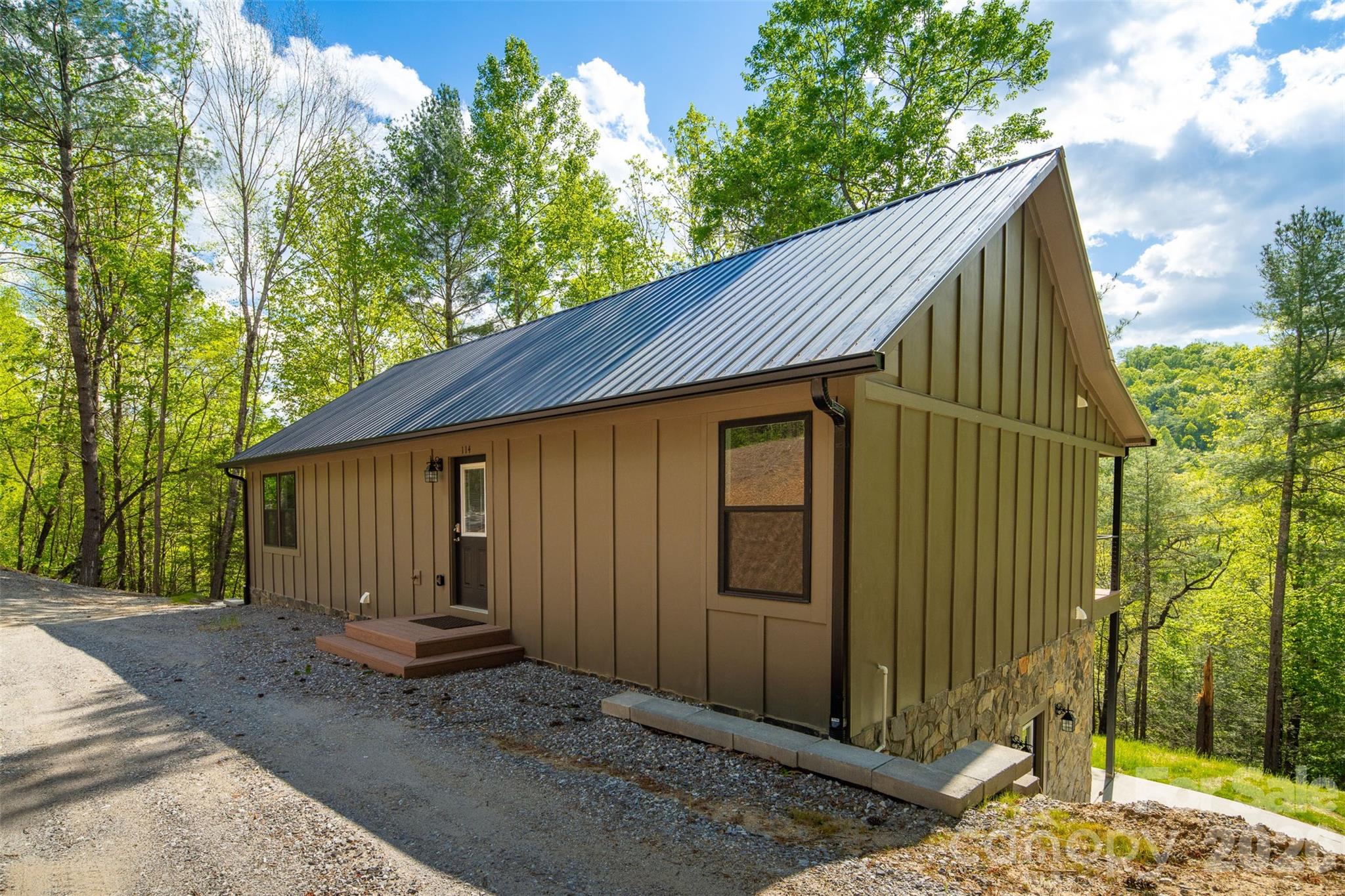 114 Woodpecker Road Purlear NC 28665