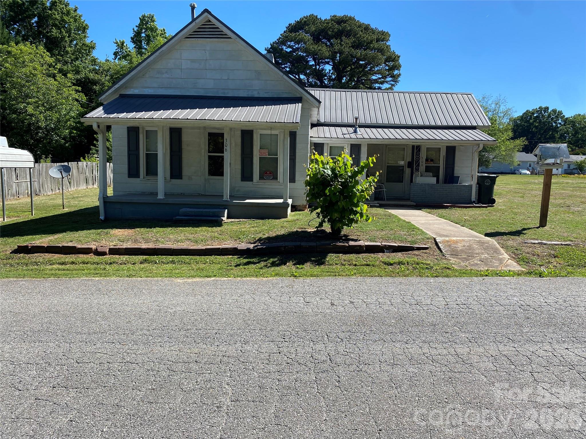 306 Howell Street Cherryville NC 28021