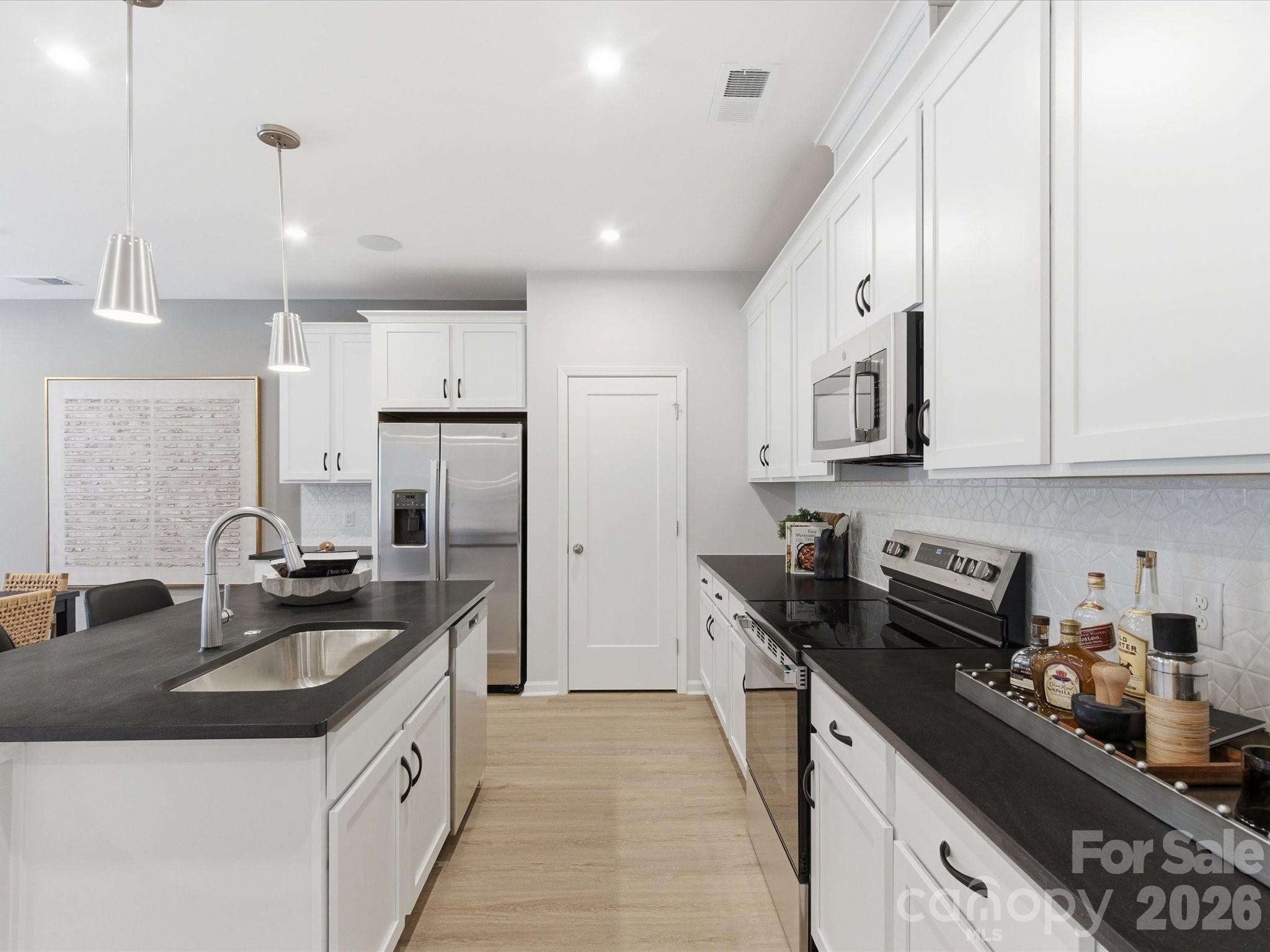 8418 Discovery Lane Charlotte NC 28216