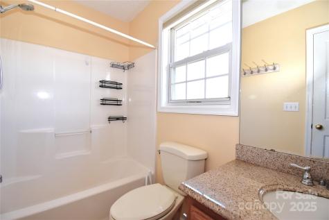 233 Ledbetter Road Arden NC 28704