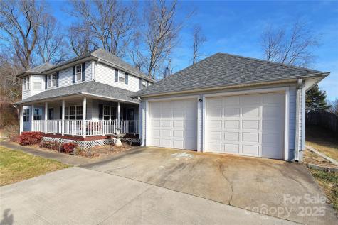 233 Ledbetter Road Arden NC 28704