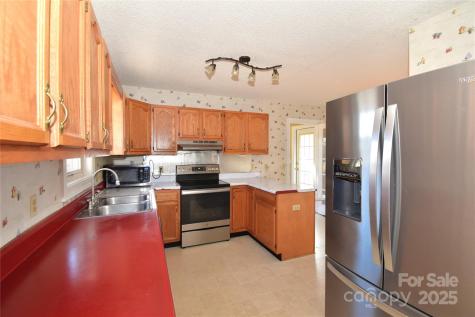 233 Ledbetter Road Arden NC 28704