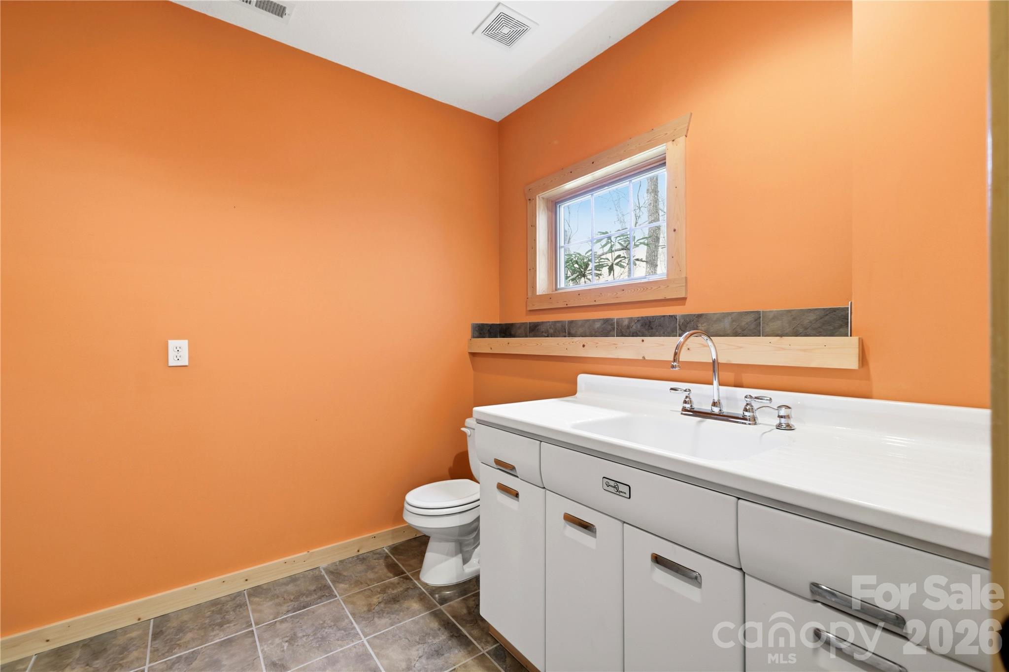 2320 Evans Road Hendersonville NC 28739