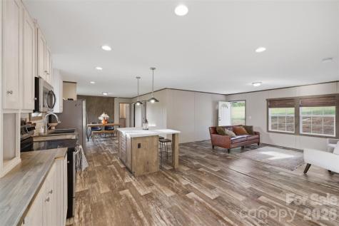 3958 Sulphur Springs Road Hiddenite NC 28636