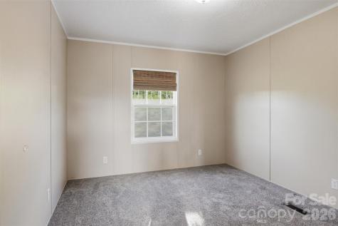 3958 Sulphur Springs Road Hiddenite NC 28636