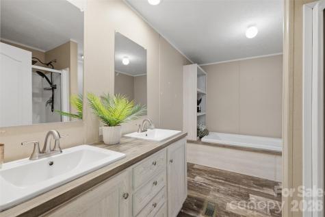 3958 Sulphur Springs Road Hiddenite NC 28636