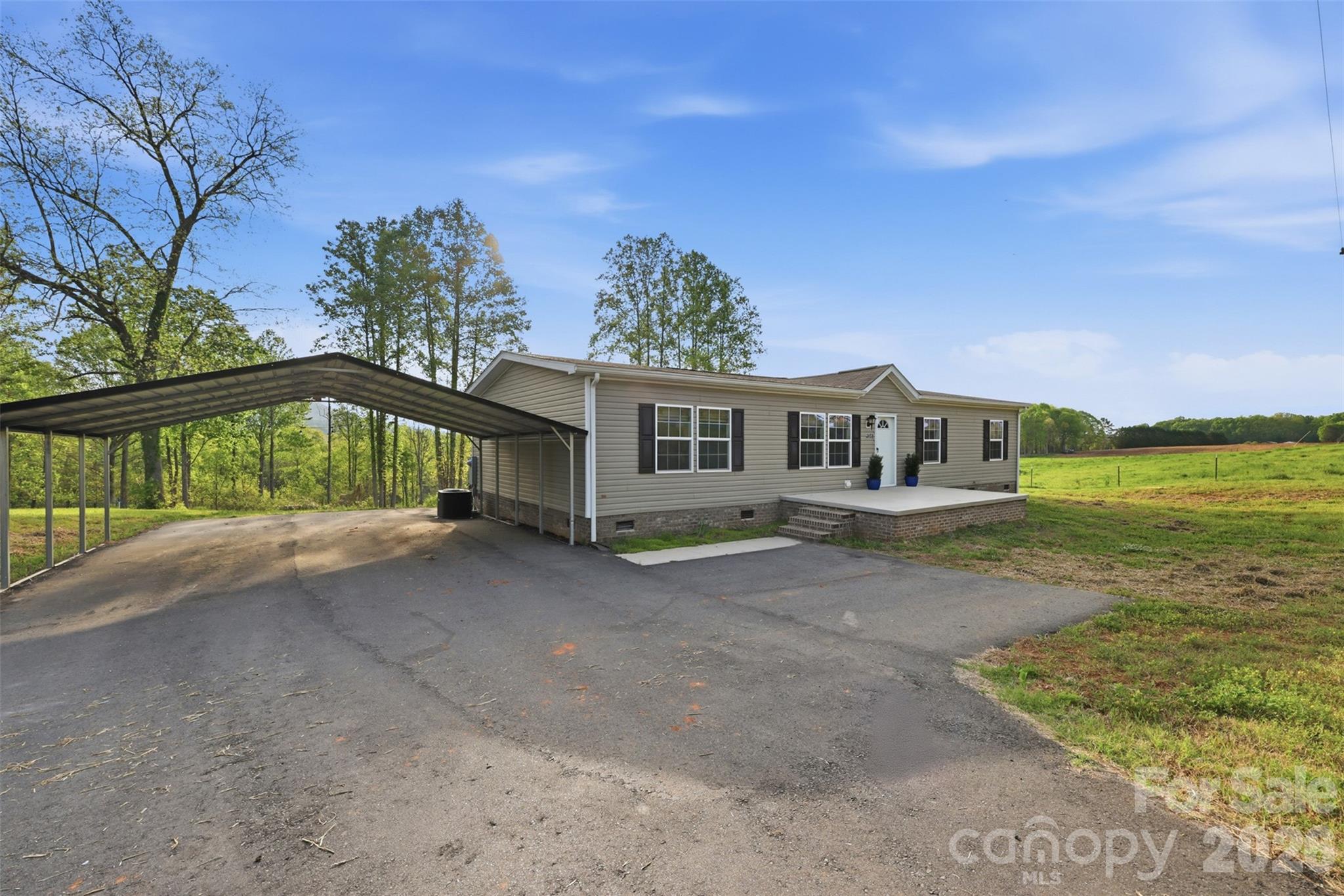 3958 Sulphur Springs Road Hiddenite NC 28636