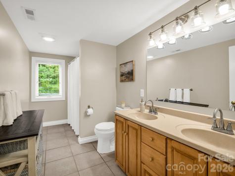 100 Perry Place Hendersonville NC 28739