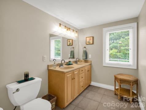 100 Perry Place Hendersonville NC 28739