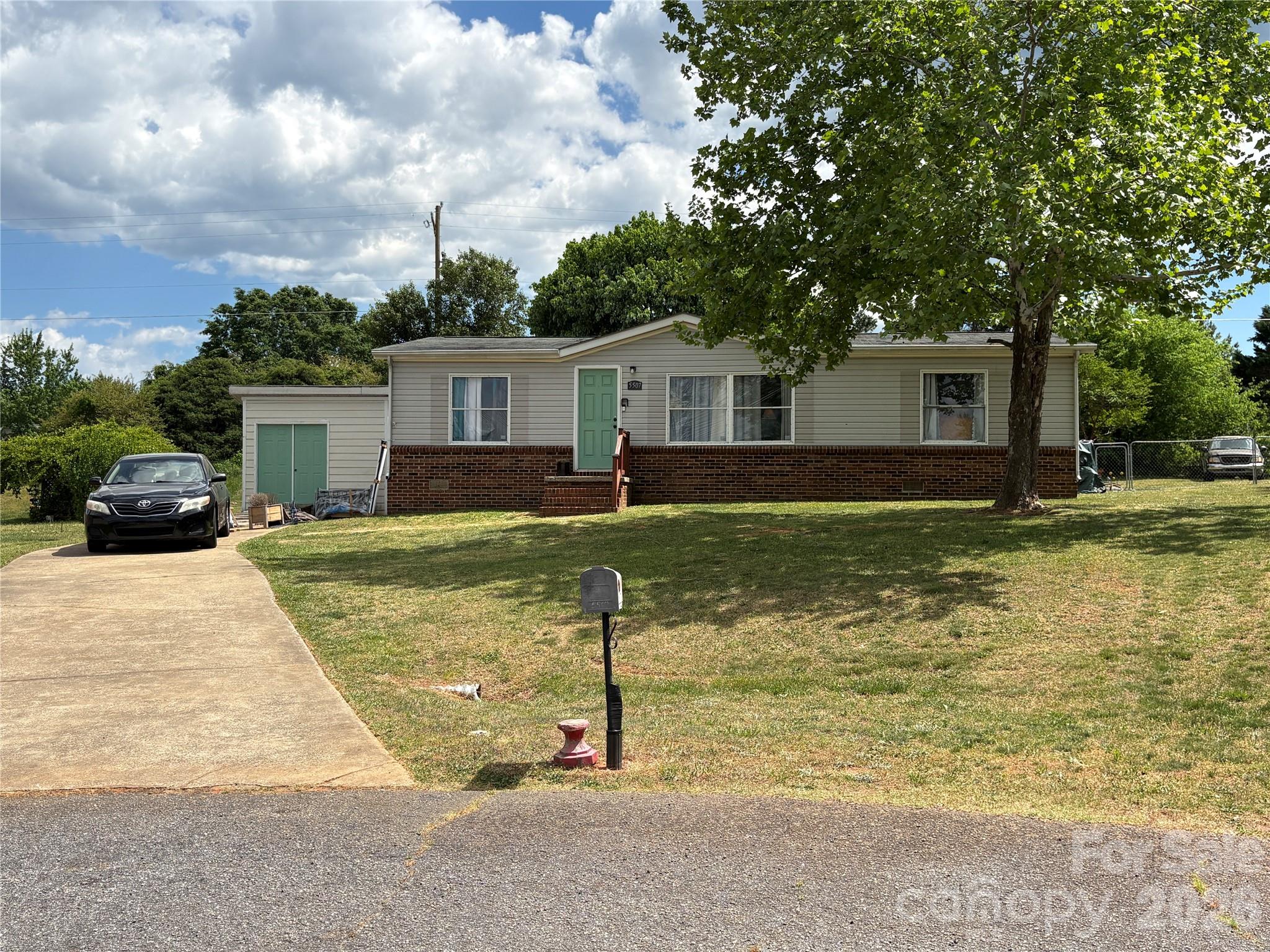 5507 Sandy Creek Court Newton NC 28658