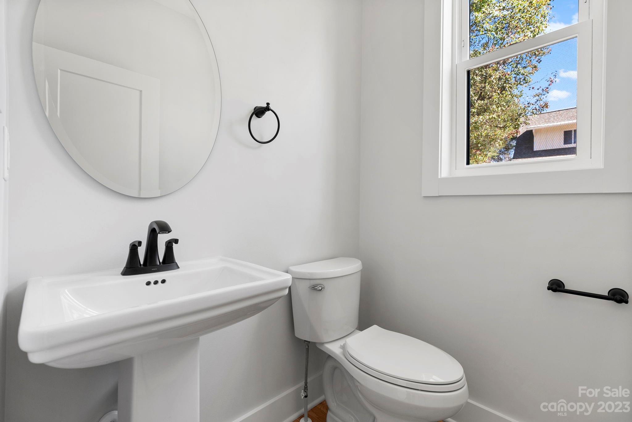 26 Crestview Street Asheville NC 28803