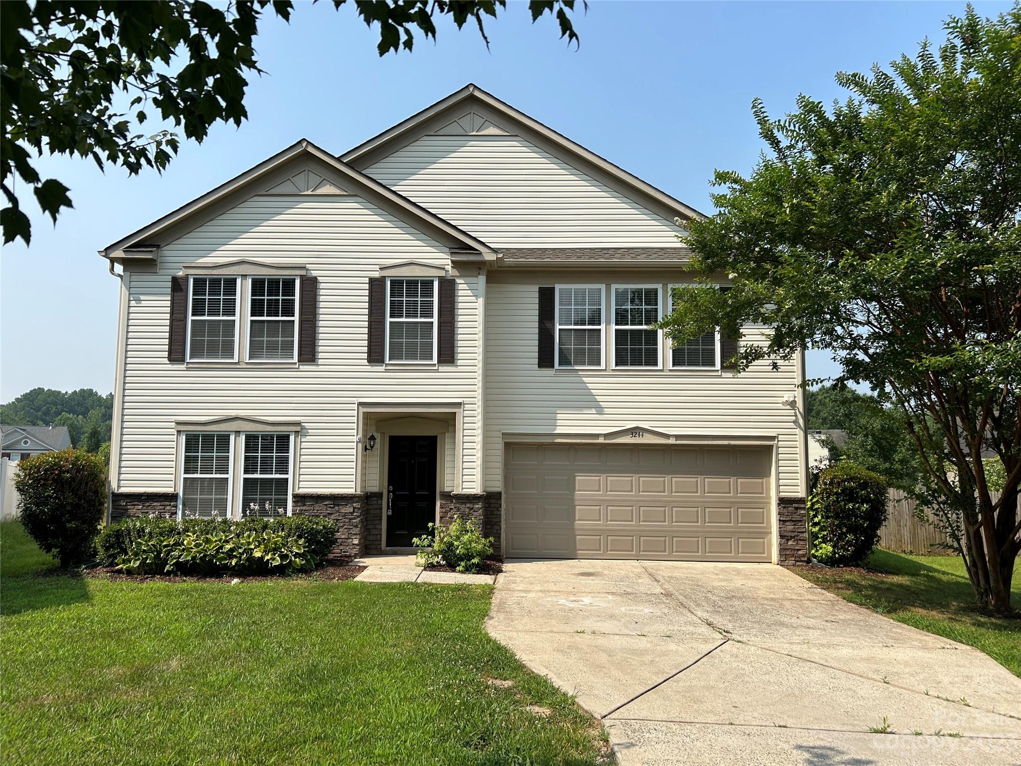 3244 Bamburgh Court Charlotte NC 28216
