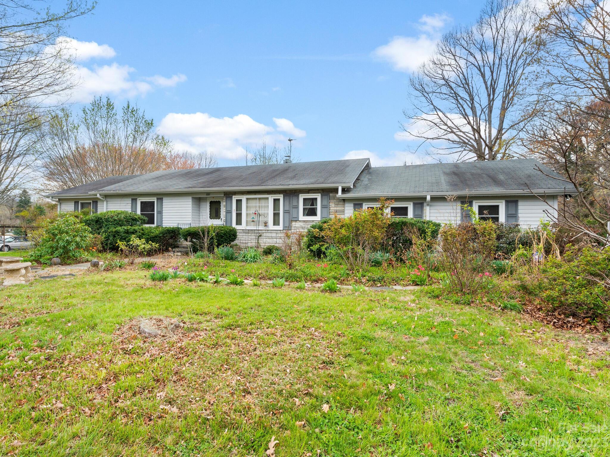 551 Asbury Road Candler NC 28715