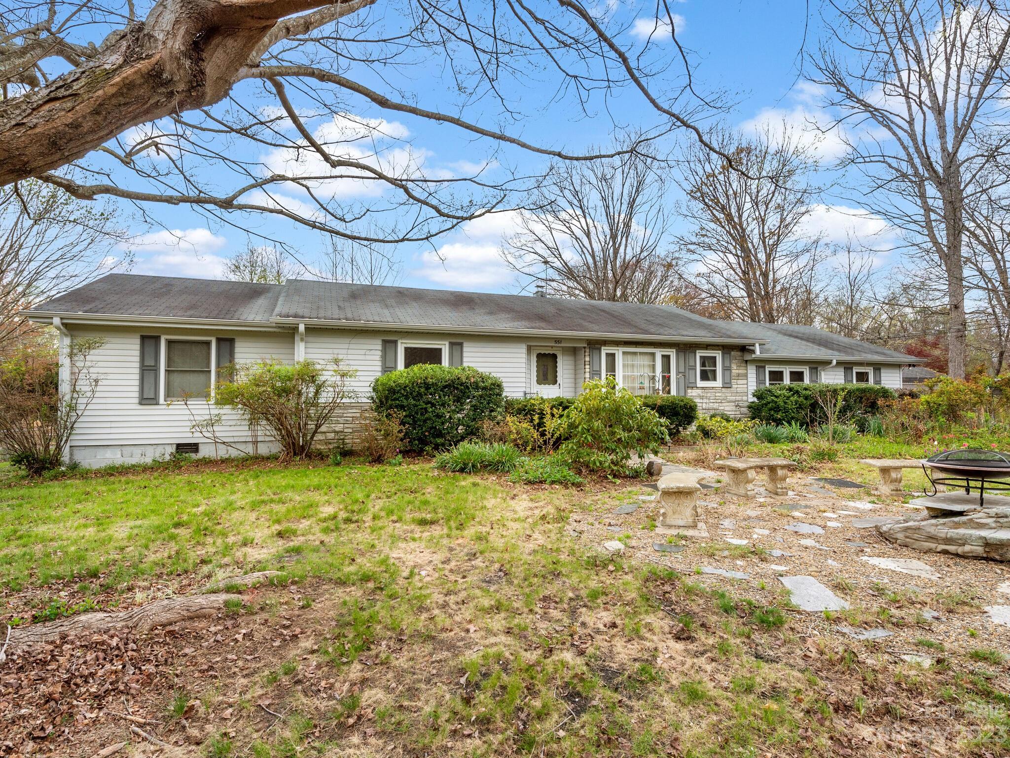 551 Asbury Road Candler NC 28715