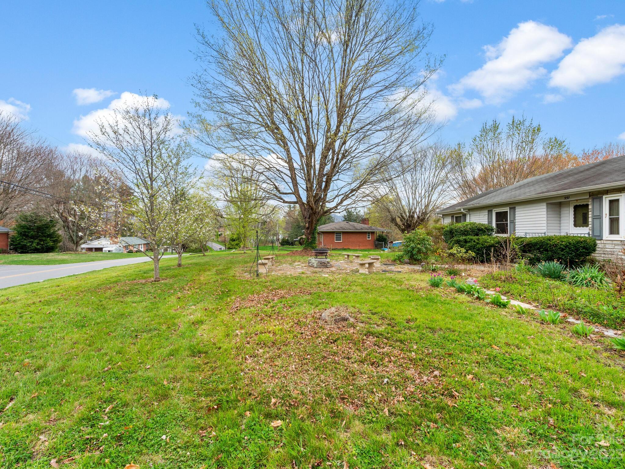 551 Asbury Road Candler NC 28715