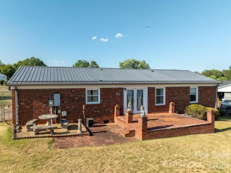 2104 Lamesa Court Lenoir NC 28645