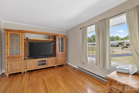2104 Lamesa Court Lenoir NC 28645