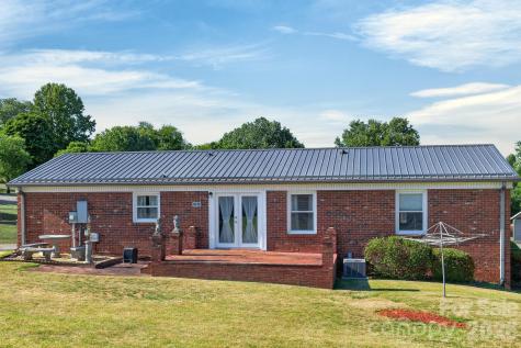 2104 Lamesa Court Lenoir NC 28645