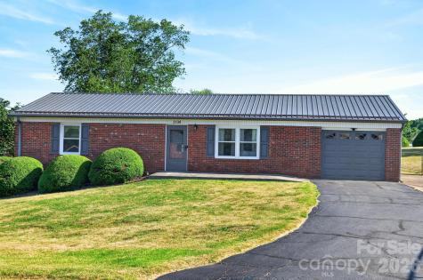 2104 Lamesa Court Lenoir NC 28645