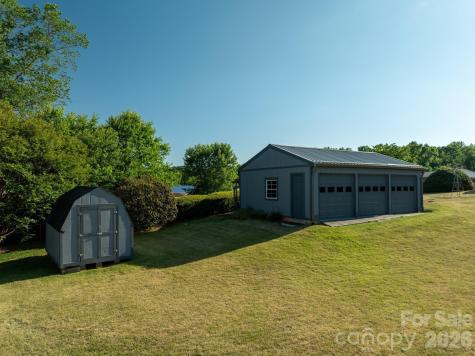 2104 Lamesa Court Lenoir NC 28645