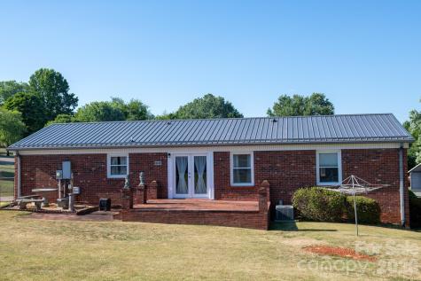 2104 Lamesa Court Lenoir NC 28645