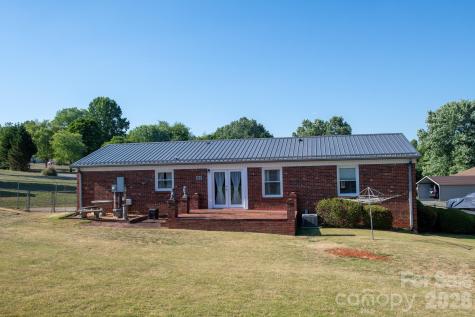 2104 Lamesa Court Lenoir NC 28645