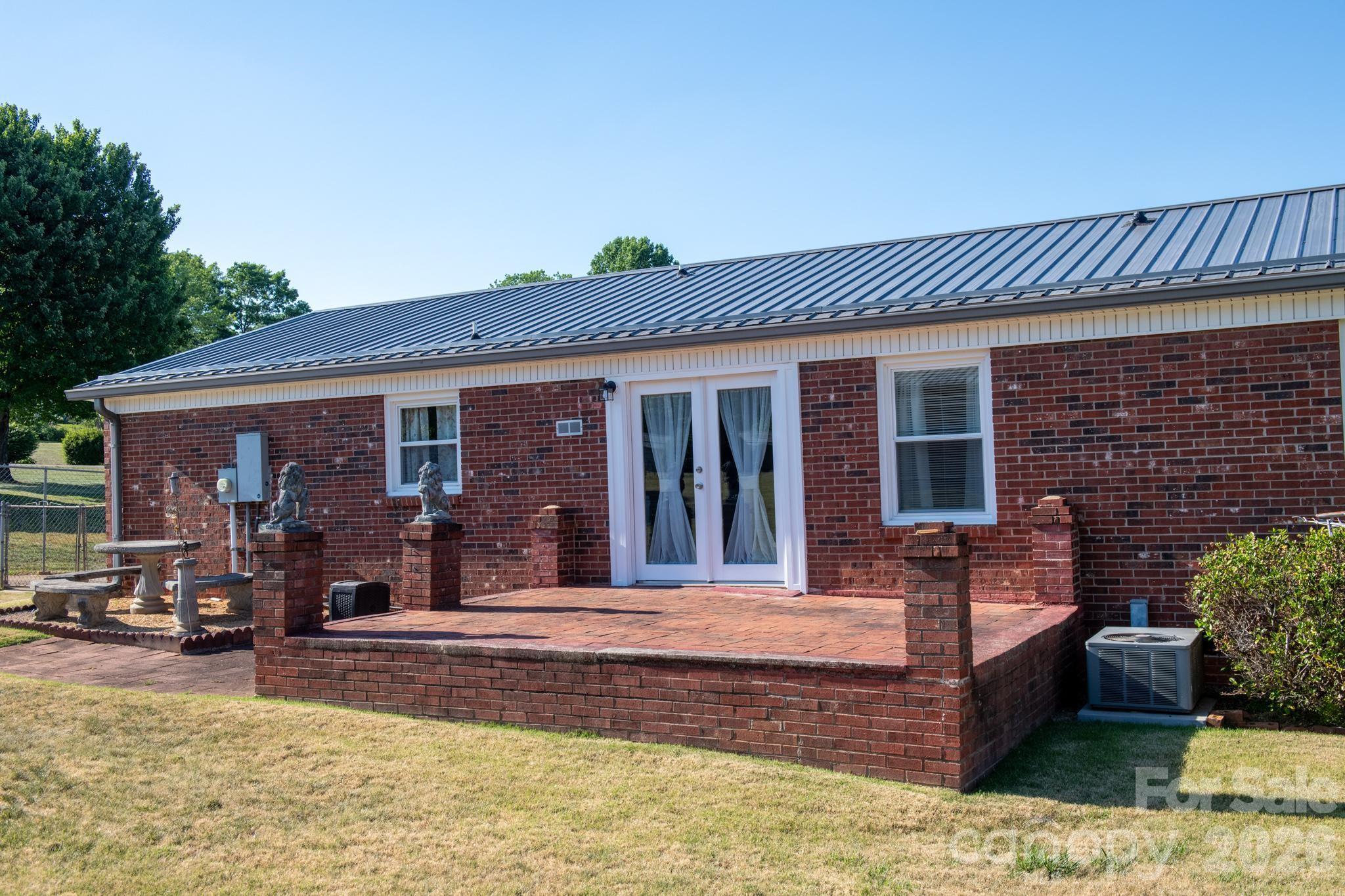 2104 Lamesa Court Lenoir NC 28645