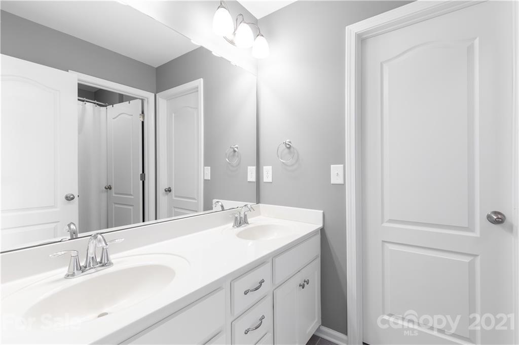 16331 Wavenly House Drive Charlotte NC 28273