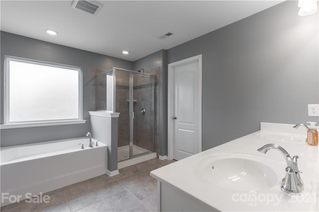 16331 Wavenly House Drive Charlotte NC 28273