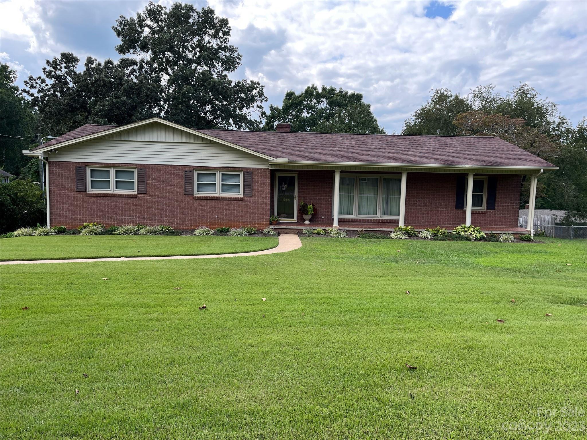 1965 10th Street Place NW Hickory NC 28601