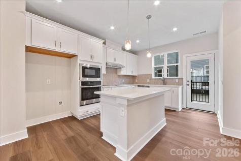 6016 Pivot Court Charlotte NC 28205