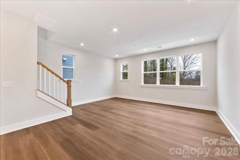 6016 Pivot Court Charlotte NC 28205