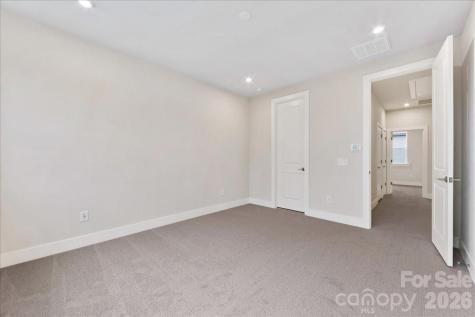 6016 Pivot Court Charlotte NC 28205