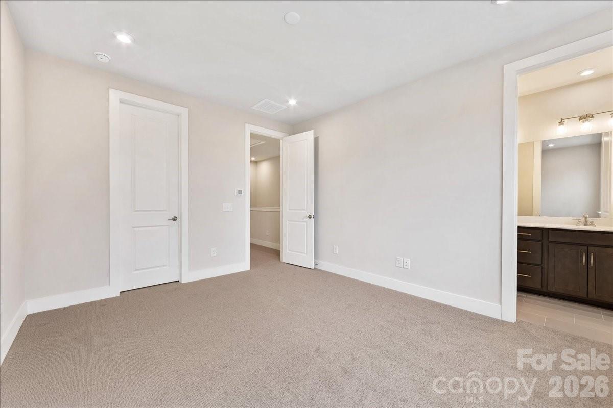 6016 Pivot Court Charlotte NC 28205