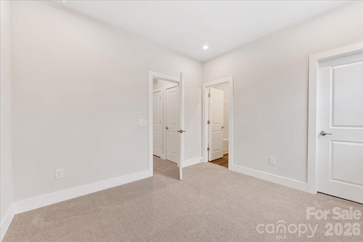 6016 Pivot Court Charlotte NC 28205