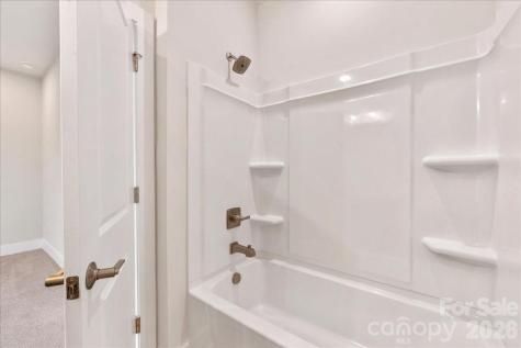 6016 Pivot Court Charlotte NC 28205