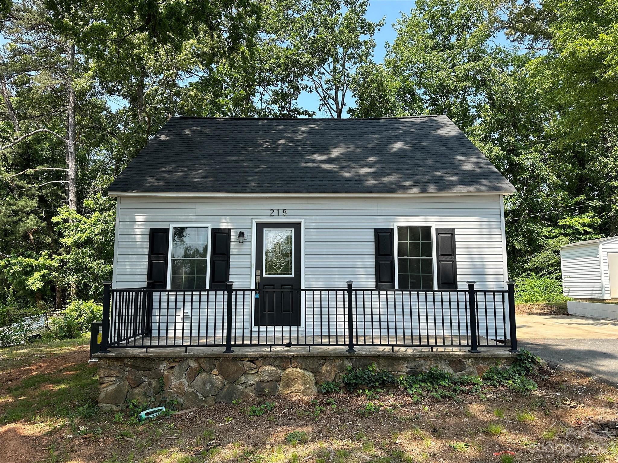 218 7th Street SE Hickory NC 28602