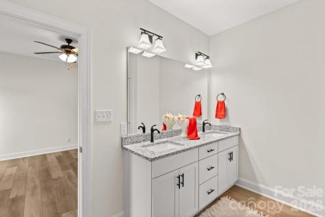 215 Village Lane Salisbury NC 28146