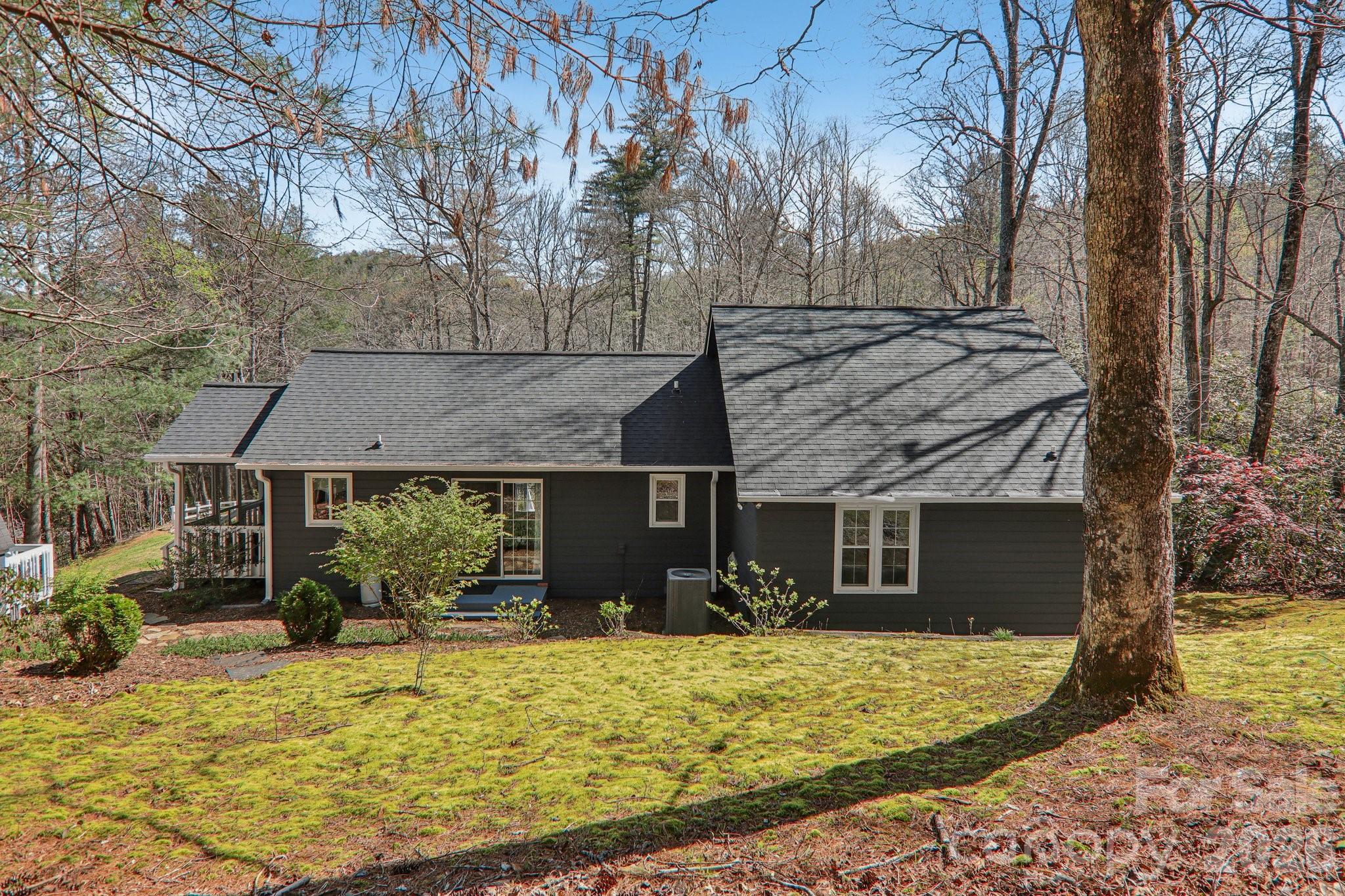 926 Camp Creek Road Saluda NC 28773