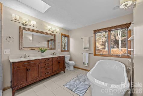 1105 High Vista Drive Mills River NC 28759