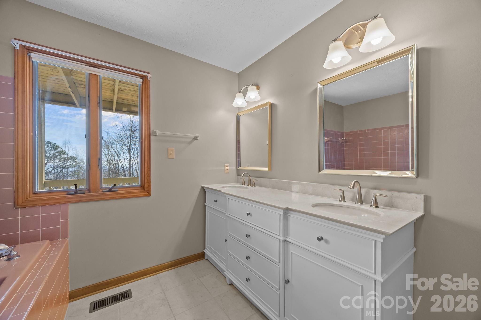 1105 High Vista Drive Mills River NC 28759