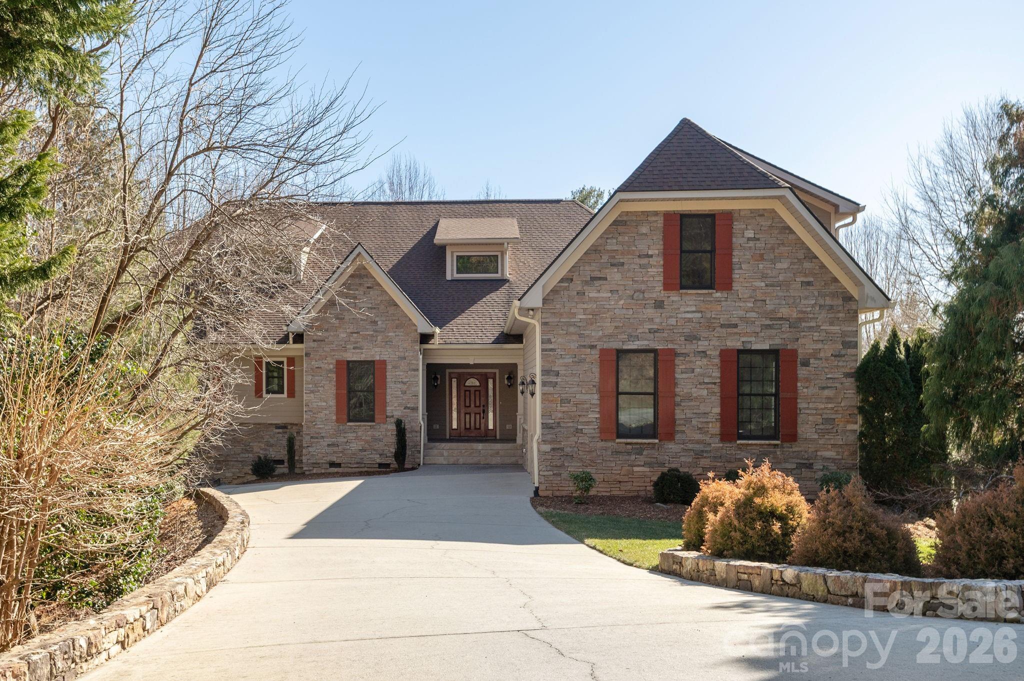 16 Winterberry Drive Hendersonville NC 28739