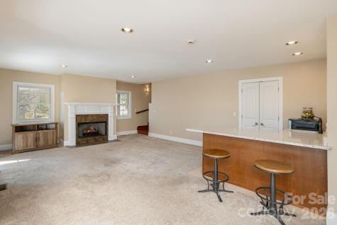 16 Winterberry Drive Hendersonville NC 28739