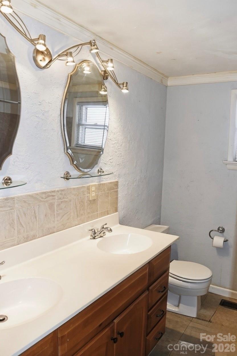 76 Eastview Court Taylorsville NC 28681