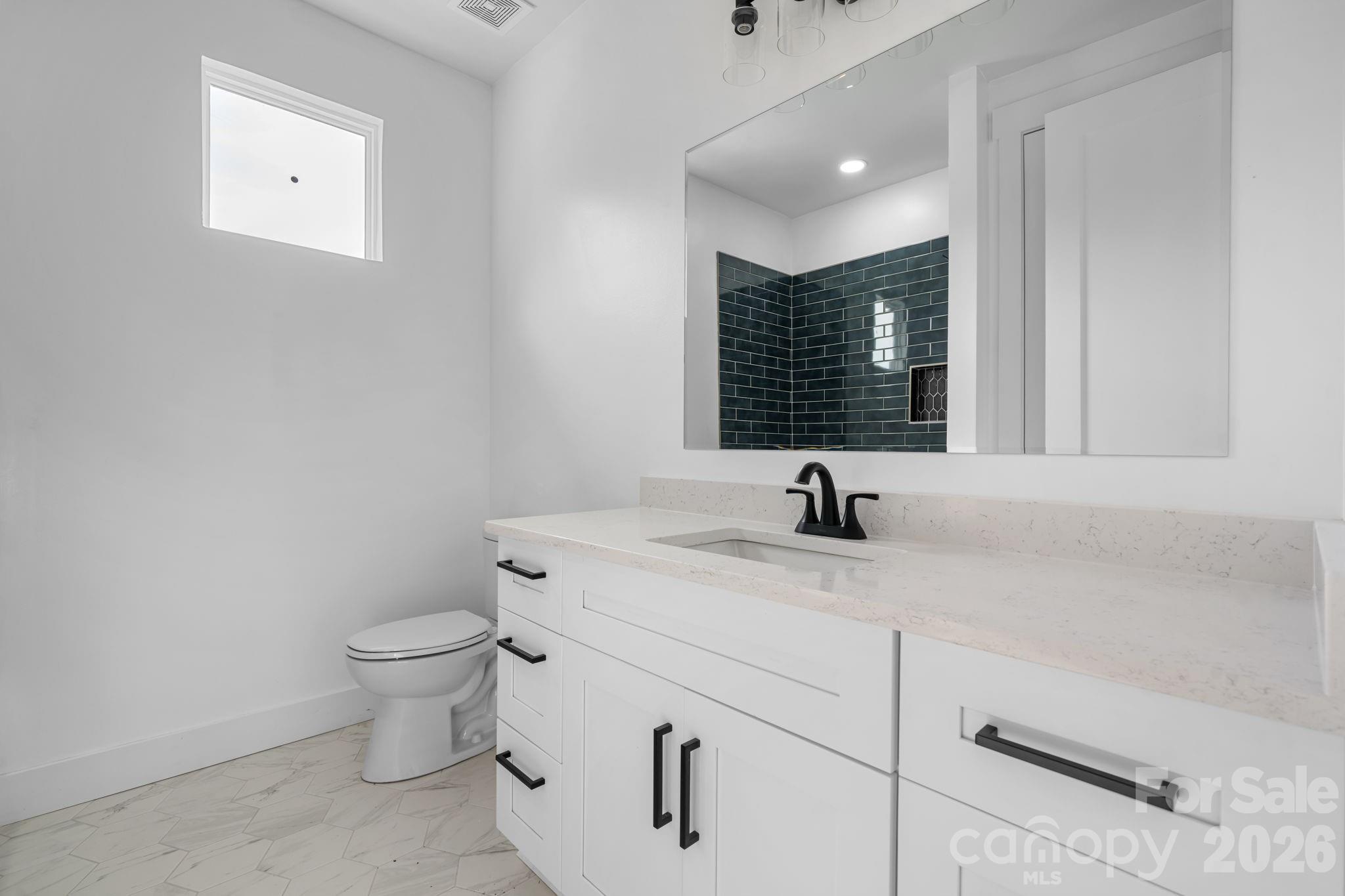 1207 39th Avenue NE Hickory NC 28601