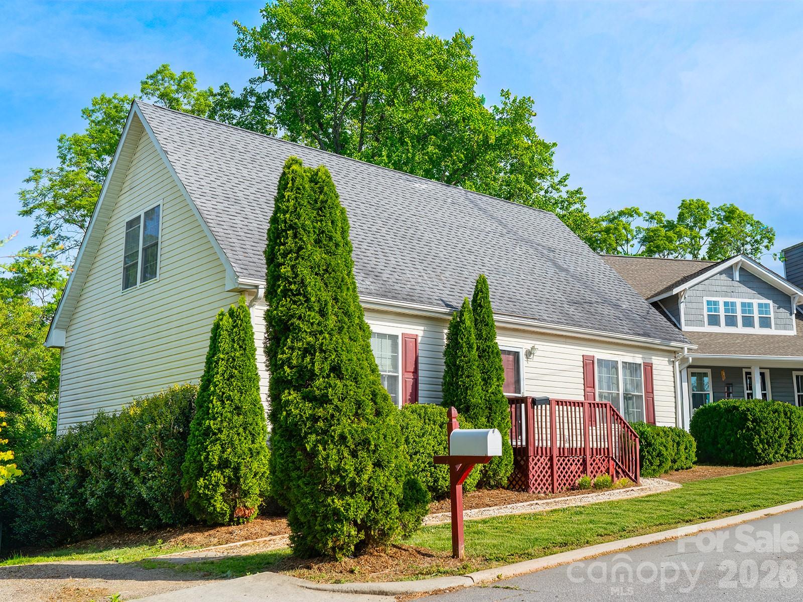 Asheville NC, 206 Courtland Place
