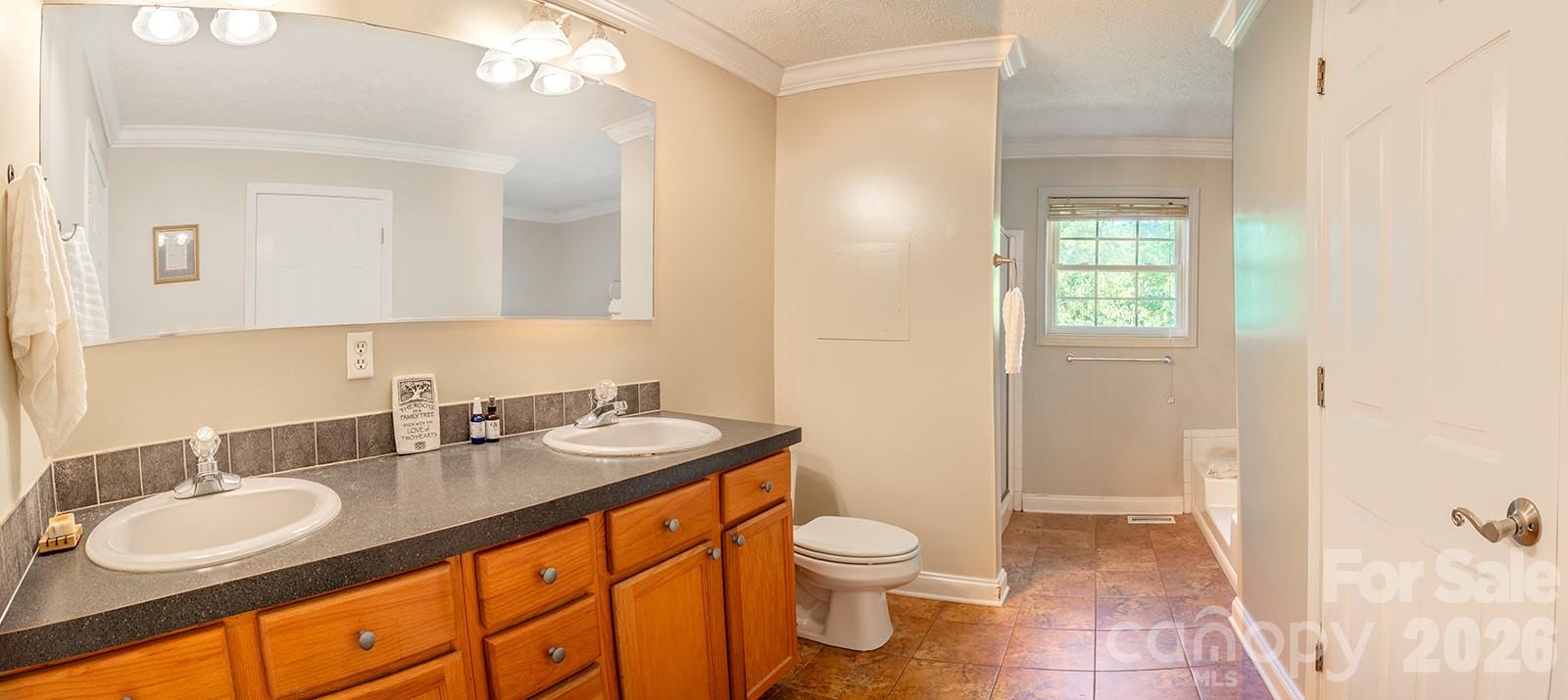 206 Courtland Place Asheville NC 28801